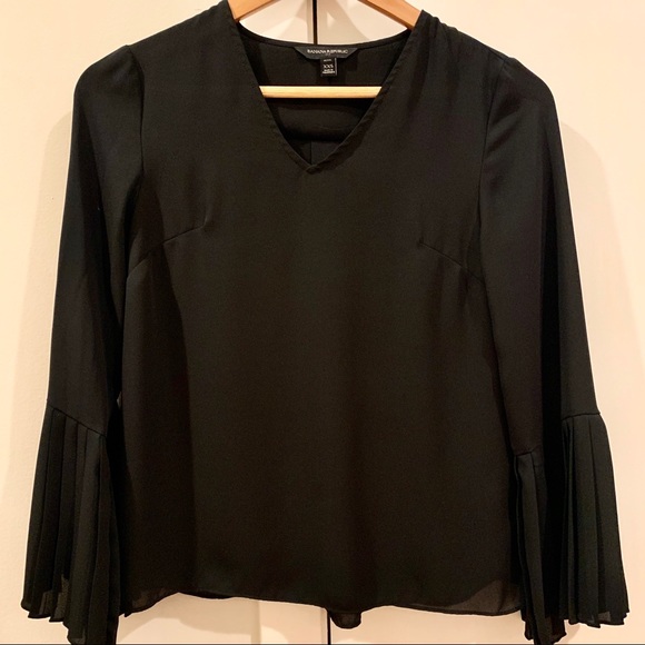 Banana Republic | Bell Sleeve Top - Picture 2 of 7